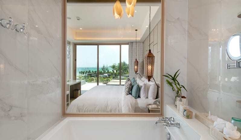 Seaview Penthouse Family Pool Suite Mirror